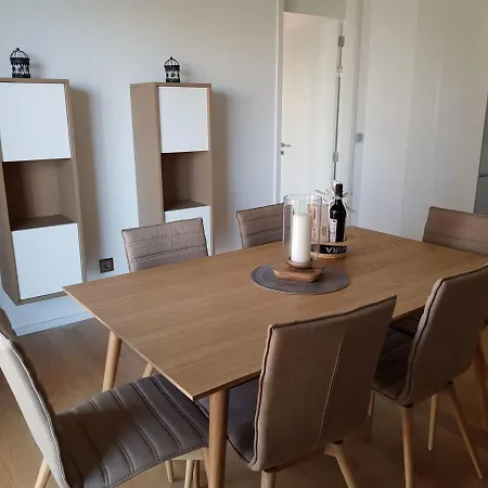 Atlantic Getaway, Modern Apartment, Aircon, Free Wifi And Parking,shopping *