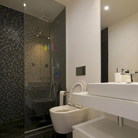 Atlantic Getaway, Modern Apartment, Aircon, Free Wifi And Parking,shopping Apartment