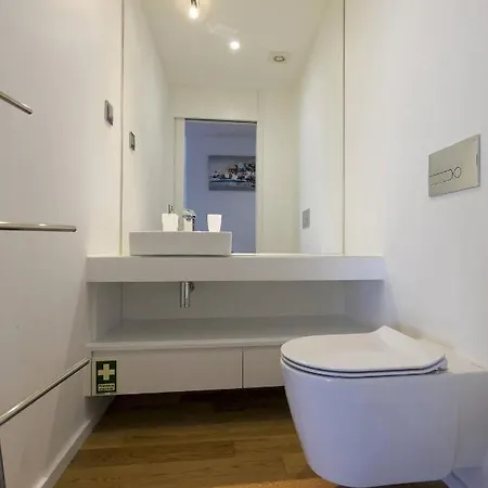 Apartment Atlantic Getaway, Modern Apartment, Aircon, Free Wifi And Parking,shopping *