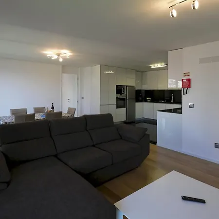 Apartment Atlantic Getaway, Modern Apartment, Aircon, Free Wifi And Parking,shopping *