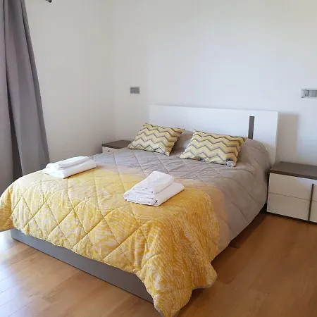 Atlantic Getaway, Modern Apartment, Aircon, Free Wifi And Parking,shopping